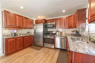 4863 Hialeah Dr, Pittsburgh, PA 15239 - Photo 6