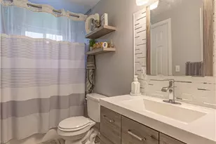 4863 Hialeah Dr, Pittsburgh, PA 15239 - Photo 10