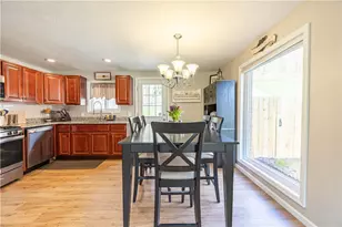 4863 Hialeah Dr, Pittsburgh, PA 15239 - Photo 4