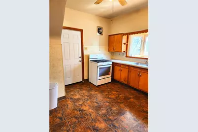 922 Hober Ave #2, McKees Rocks, PA 15136 - Photo 4