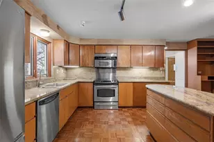 25 Carleton Dr, Pittsburgh, PA 15243 - Photo 10