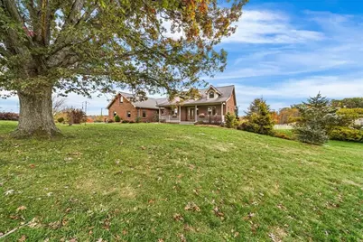 150 Holsing Ln, Frazer, PA 15084 - Photo 2