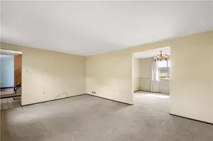 1637 Queens Dr, South Park, PA 15129 - Photo 4