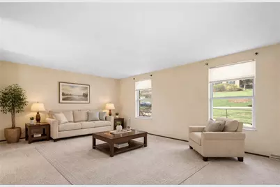 1637 Queens Dr, South Park, PA 15129 - Photo 2