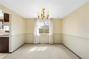 1637 Queens Dr, South Park, PA 15129 - Photo 6