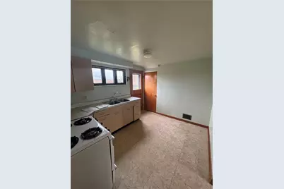 1114 Cascade Dr, Homestead, PA 15120 - Photo 6