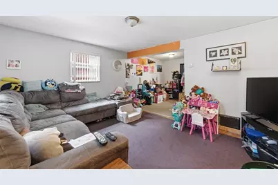 704 Maytide St, Pittsburgh, PA 15227 - Photo 10