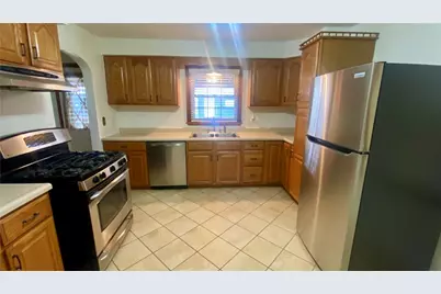 1109 Pacific Ave, Brackenridge, PA 15014 - Photo 2