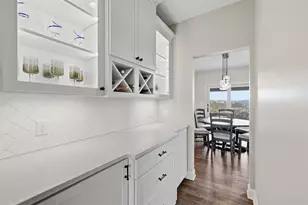 1017 Skyline Dr, Cecil, PA 15317 - Photo 14