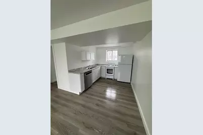 216 E Jackson St, Houston, PA 15342 - Photo 4