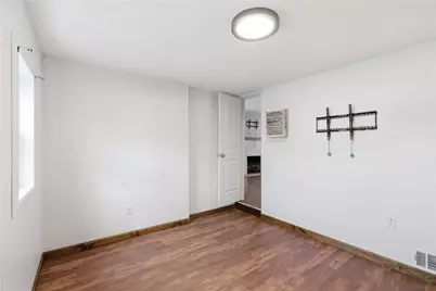 303 Kaler St, Liberty Boro, PA 15133 - Photo 12