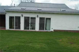 2979 Raymond Ave, Derry Township, PA 15650 - Photo 2