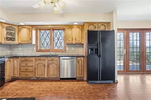 711 Montclair Dr, Allegheny Township, PA 15068 - Photo 10