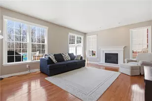 907 Gregory Ct, Cranberry Township, PA 16066 - Photo 6