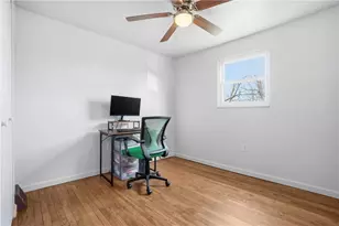 5123 Elmwood Dr, Pittsburgh, PA 15227 - Photo 16