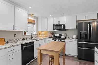 218 Lakeside Dr, Robinson Twp, PA 15136 - Photo 16