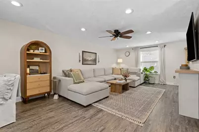 218 Lakeside Dr, Robinson Twp, PA 15136 - Photo 8