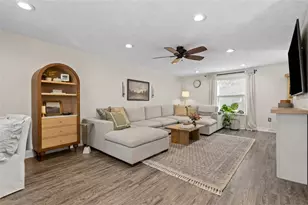 218 Lakeside Dr, Robinson Twp, PA 15136 - Photo 8