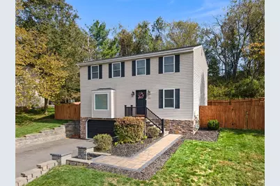 218 Lakeside Dr, Robinson Twp, PA 15136 - Photo 2