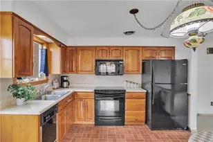 105 Northumberland Dr, Hempfield Township, PA 15642 - Photo 6