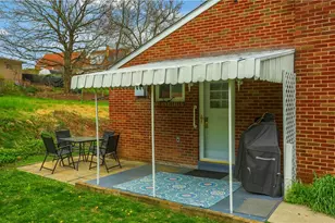 1894 Oakbine Ave, Moon/Crescent Twp, PA 15108 - Photo 4