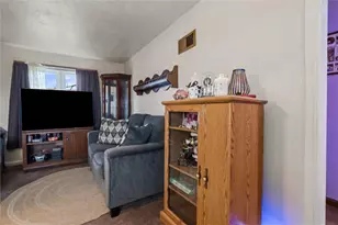 1104 Leslie St, Sharon, PA 16146 - Photo 6