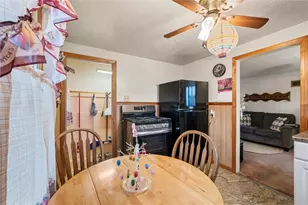 1104 Leslie St, Sharon, PA 16146 - Photo 4