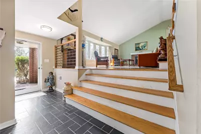 1466 Laurel Dr, Wilkins Township, PA 15235 - Photo 4