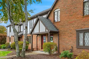 1606 Stone Mansion Dr, Pittsburgh, PA 15143 - Photo 2