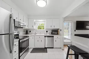 3073 Raintree Dr, Hampton, PA 15044 - Photo 2