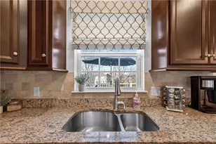 107 Berkshire Ct, Ohio Township, PA 15237 - Photo 8