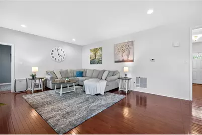 107 Berkshire Ct, Ohio Township, PA 15237 - Photo 14