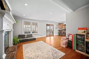 5783 Glen Ora Dr, Bethel Park, PA 15102 - Photo 10