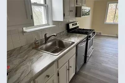 324 Redwood St, Pittsburgh, PA 15210 - Photo 10