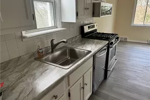 324 Redwood St, Pittsburgh, PA 15210 - Photo 10