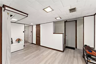 216 Maryland Dr, Pittsburgh, PA 15116 - Photo 18