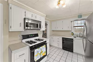 216 Maryland Dr, Pittsburgh, PA 15116 - Photo 8