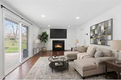 201 Cortland Dr E, Kennedy Township, PA 15136 - Photo 14