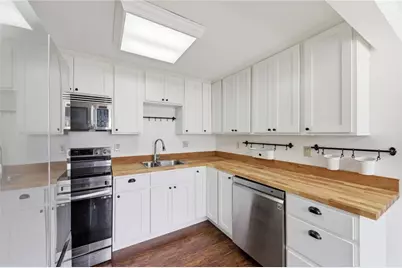 201 Cortland Dr E, Kennedy Township, PA 15136 - Photo 8