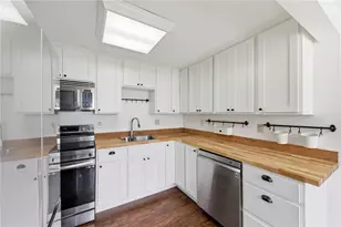 201 Cortland Dr E, Kennedy Township, PA 15136 - Photo 8