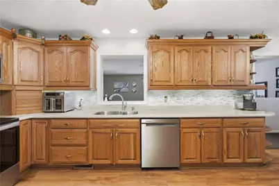 605 Davidson Dr, Rochester, PA 15074 - Photo 14