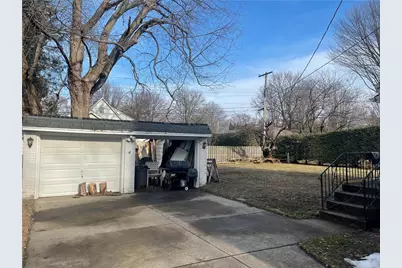 319 Cherokee Dr, Erie City, PA 16505 - Photo 6