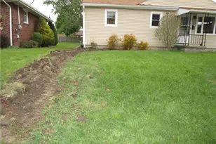 385 Emerson, Farrell, PA 16121 - Photo 24