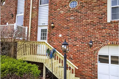 1410 Yorktown Dr, Cecil, PA 15055 - Photo 4