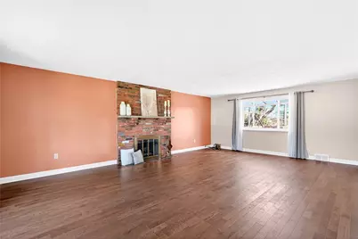 171 Greenlea Dr, Moon/Crescent Twp, PA 15108 - Photo 4