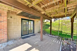 171 Greenlea Dr, Moon/Crescent Twp, PA 15108 - Photo 40