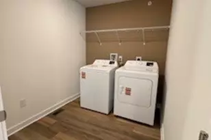 165 Sweetwater Dr, Moon/Crescent Twp, PA 15108 - Photo 10