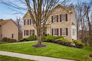 112 Hunter Dr, Cranberry Township, PA 16066 - Photo 4