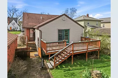 1027 Myrtle Pl, Sharon, PA 16146 - Photo 2