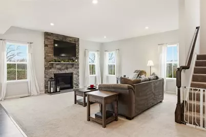 514 Prada Pl, Jackson Township, PA 16063 - Photo 12